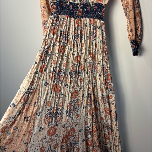 Lovestitch Floral Long Sleeve Dress in Cream and Blue - Picture 4 of 7